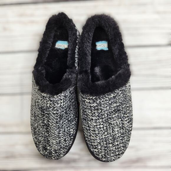 Toms Women's Sage Black Faux Fur Slippers Cozy Size 8 - Picture 1 of 11